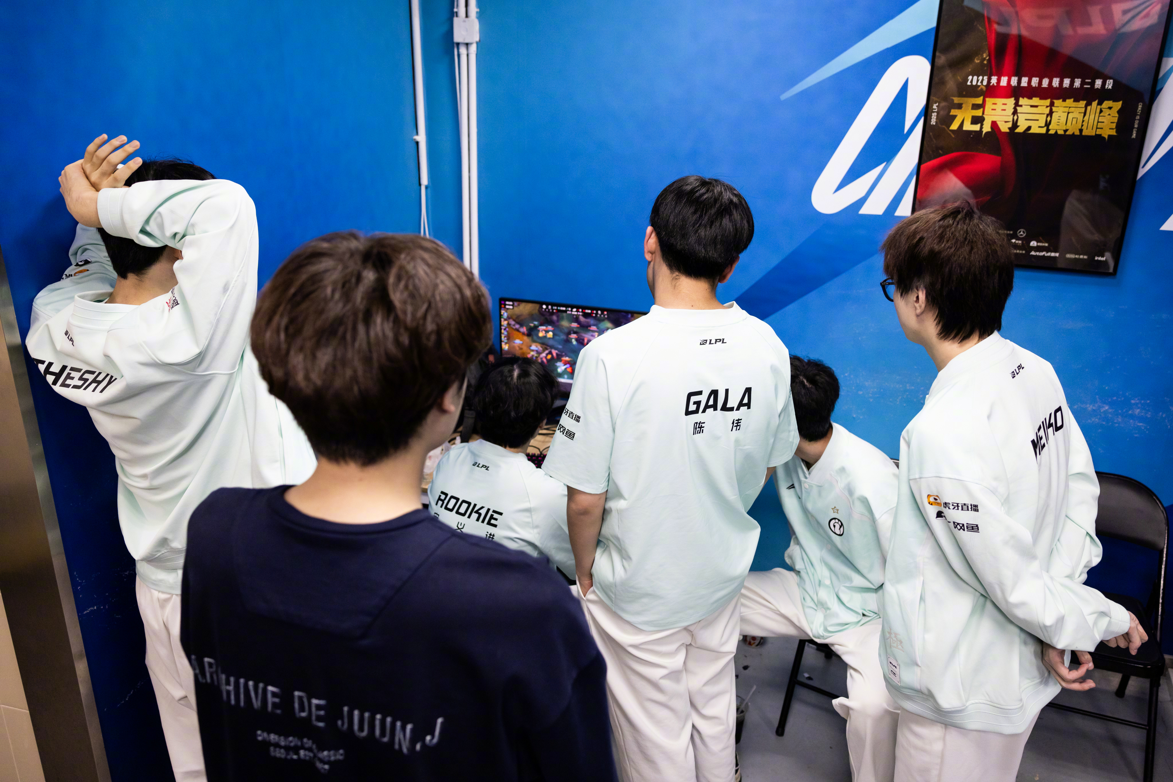 Rookie重返赛场,晋级下一阶段首场状态出色,塞尔维亚队观众沸腾!的简单介绍 Rookie重返赛场,晋级下一阶段首场状态出色,塞尔维亚队观众沸腾!的简单介绍